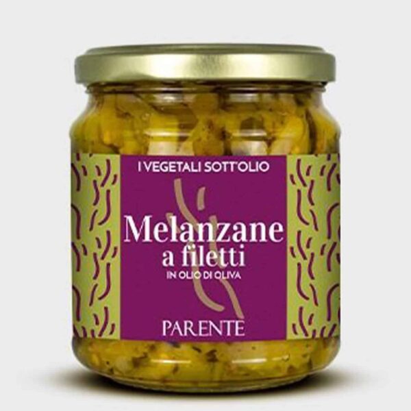 Eingelegte Melanzane in Filetti, italienisches Antipasto mit Olivenöl, vegan und biologisch hergestellt.