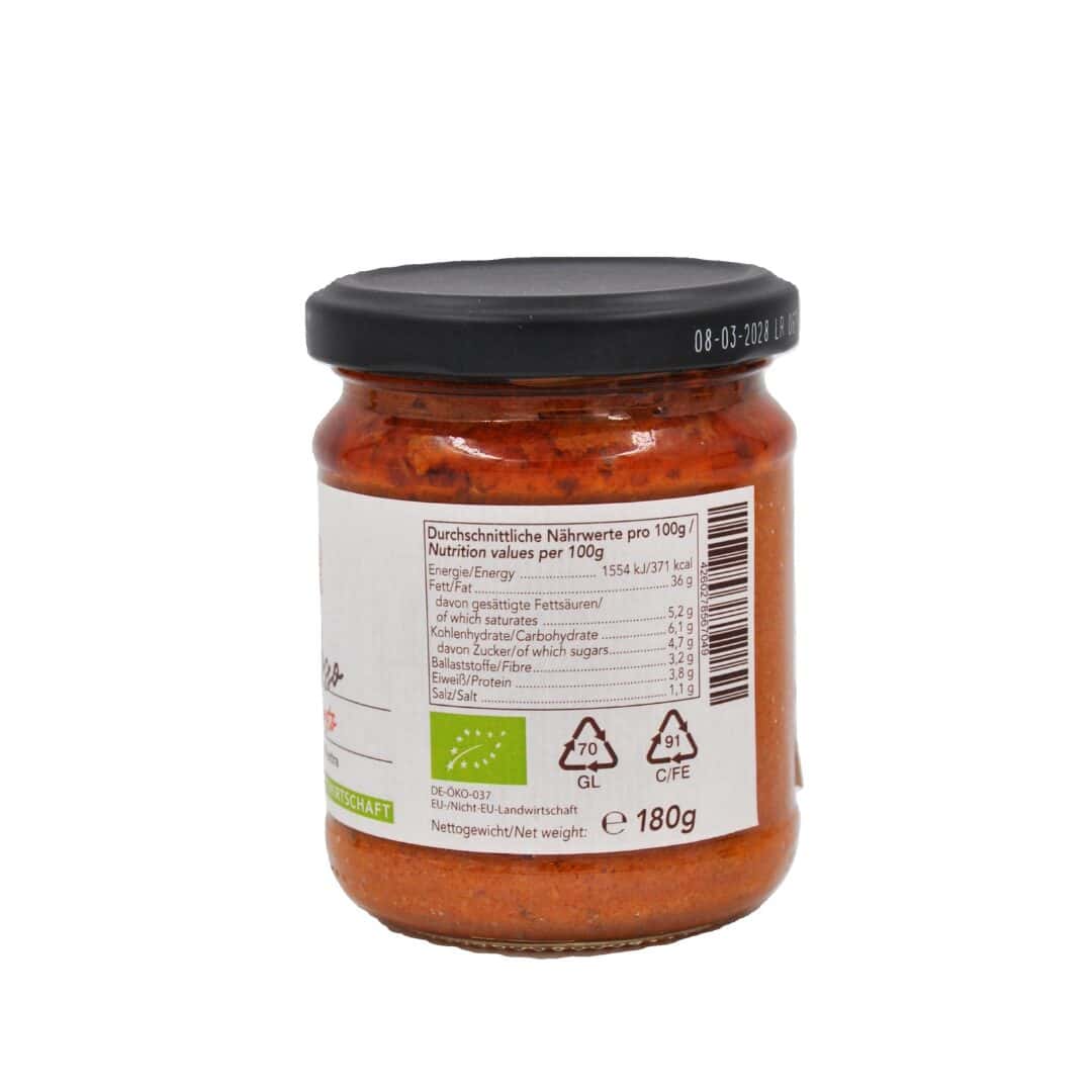 Glas mit italienischer scharfer Tomatensauce, Etikett mit Nährwertangaben und Bio-Siegel.