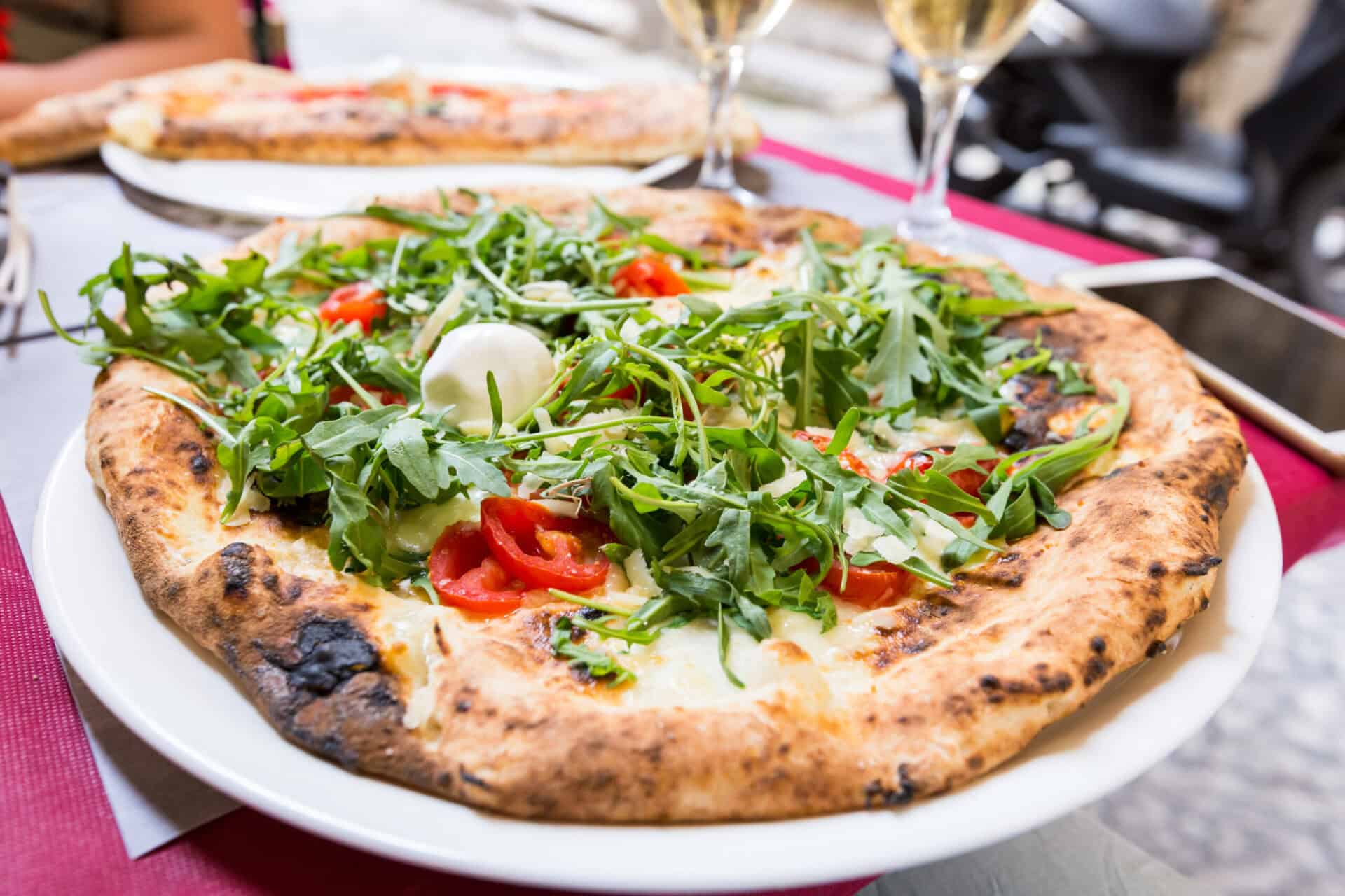 Italienische Pizza mit Rucola